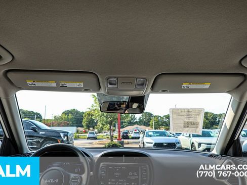 Used 2025 Kia Soul LX w/ LX Technology Package FWD image 52