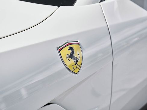 Used 2019 Ferrari GTC4Lusso AWD/4WD image 9