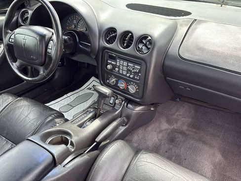 Used 2000 Pontiac Firebird Formula w/ Security Pkg RWD image 12