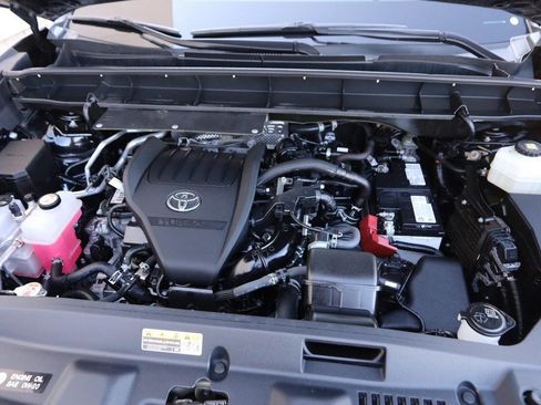 Used 2023 Toyota Highlander L image 27
