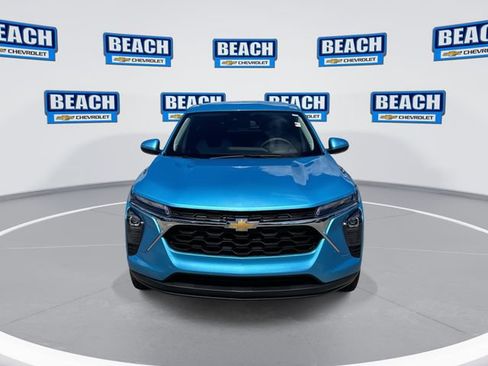 Used 2026 Chevrolet Trax LS w/ LS Convenience Package FWD image 3