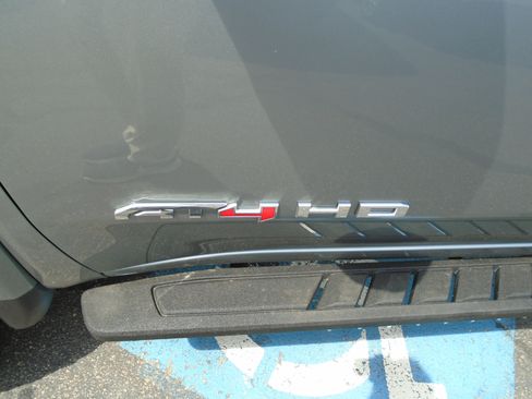 Used 2024 GMC Sierra 2500 AT4 w/ AT4 Premium Plus Package AWD/4WD image 19