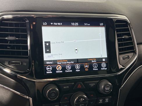 Used 2022 Jeep Grand Cherokee Limited image 13