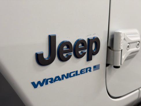 Used 2024 Jeep Wrangler Unlimited Rubicon 4xe AWD/4WD image 14