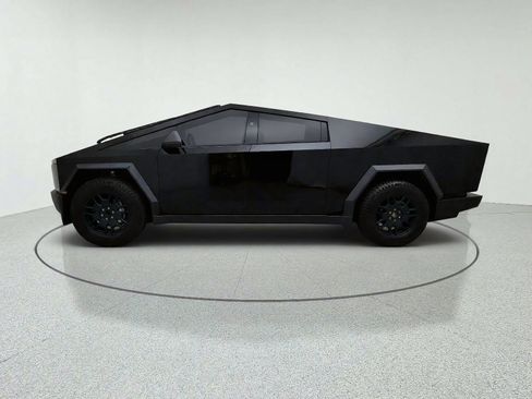 Used 2025 Tesla Cybertruck 2WD Crew Cab image 14
