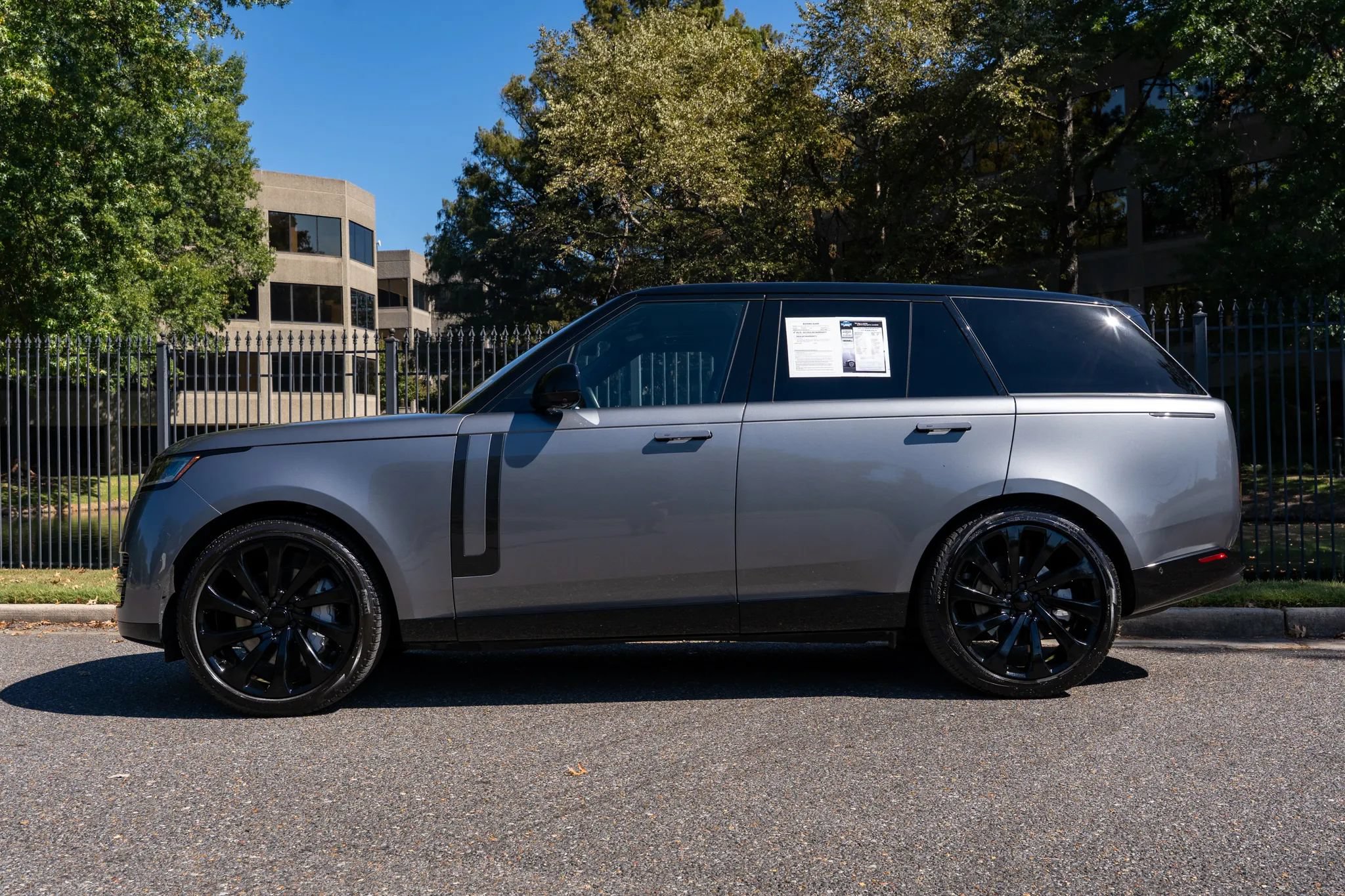 Used 2023 Land Rover Range Rover SE AWD/4WD image 9