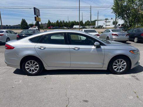 Used 2017 Ford Fusion S FWD image 5