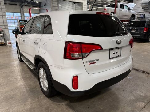 Used 2014 Kia Sorento LX image 24