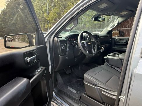 Used 2020 Chevrolet Silverado 1500 Custom w/ Custom Value Package image 9