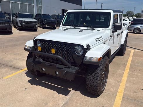 Used 2021 Jeep Gladiator Willys image 2