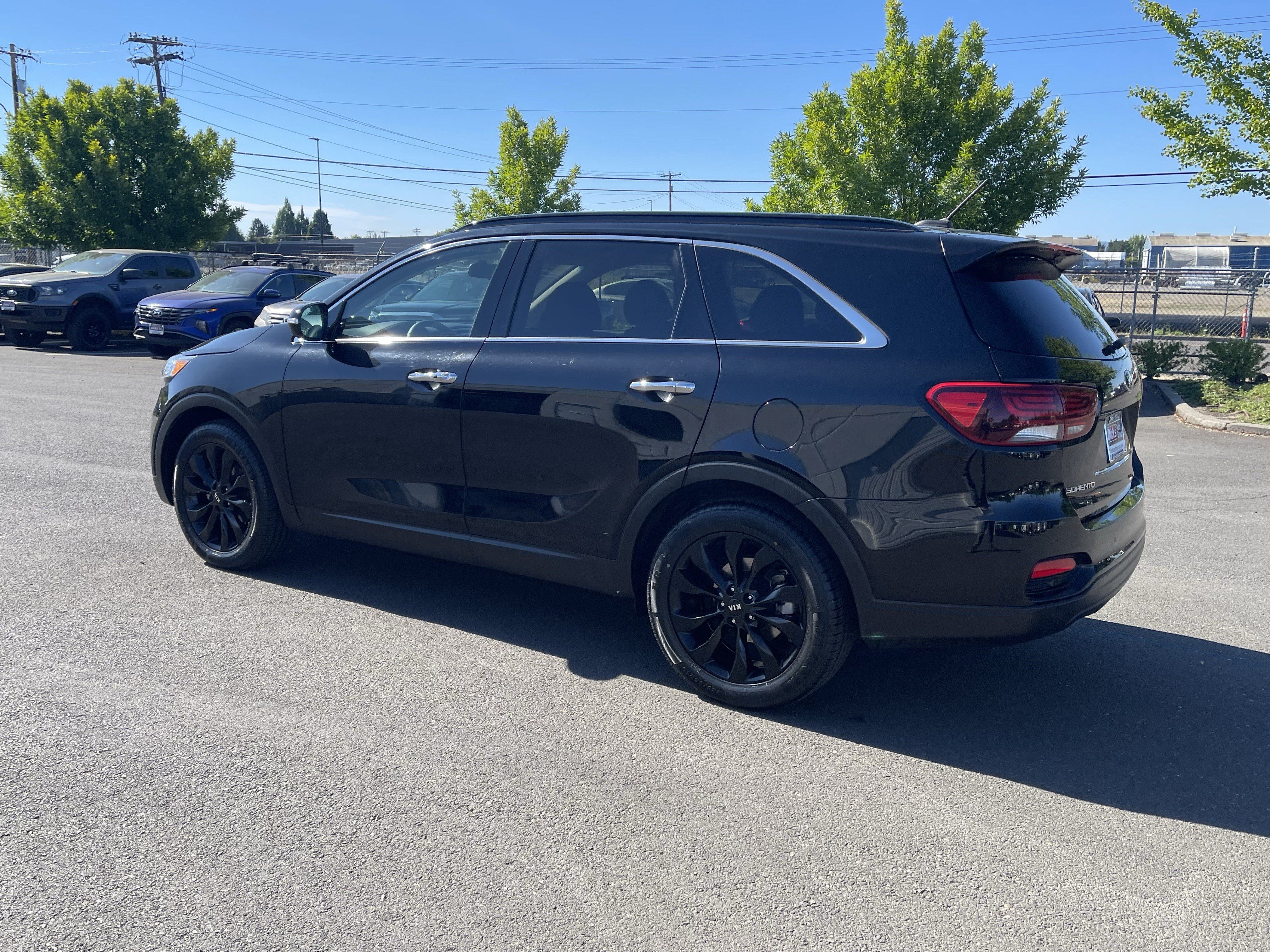 Used 2020 Kia Sorento S FWD image 3