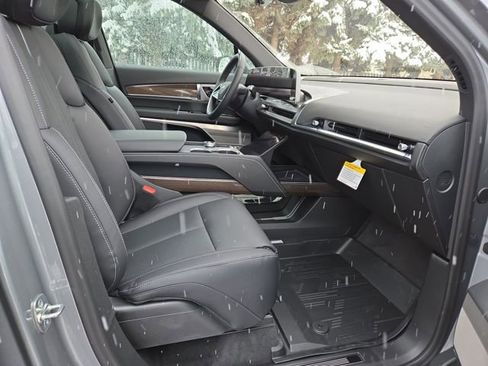 New 2026 Cadillac Vistiq Sport image 38