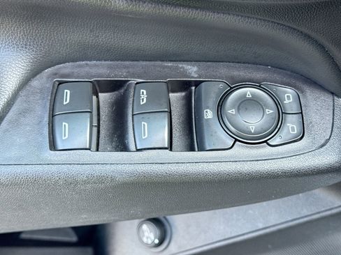 Used 2018 Chevrolet Equinox LT FWD image 17