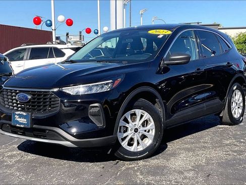 Certified 2023 Ford Escape Active AWD/4WD image 11