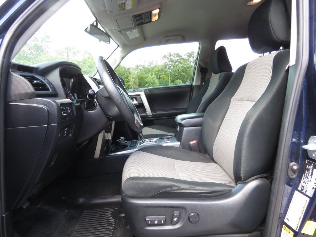 Used 2019 Toyota 4Runner SR5 AWD/4WD image 10