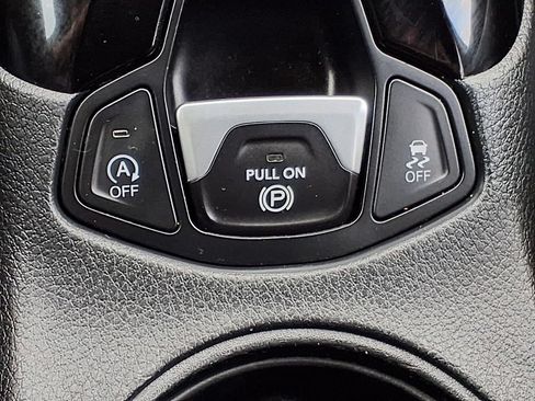 Used 2018 Jeep Compass Limited w/ Navigation Group AWD/4WD image 24