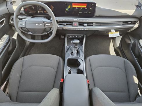 New 2026 Kia K4 FWD image 18