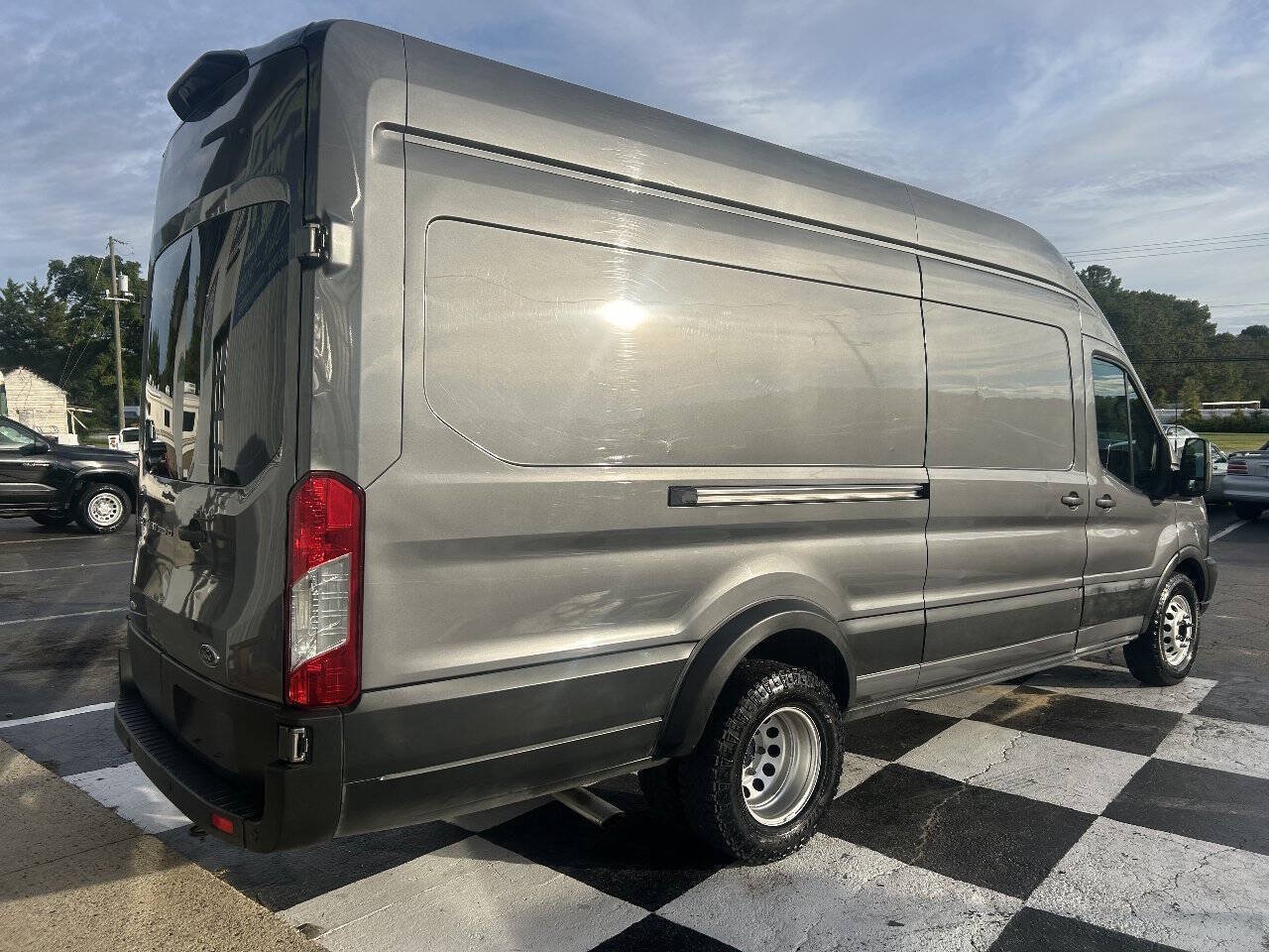 Used 2022 Ford Transit 350 148 High Roof DRW AWD image 5