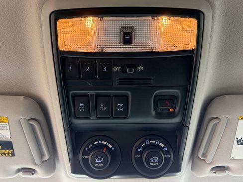 Used 2020 Toyota 4Runner TRD Off-Road Premium image 29