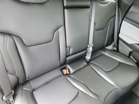 New 2025 Jeep Compass Latitude AWD/4WD image 23