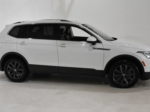 Used 2022 Volkswagen Tiguan SE AWD/4WD image 3