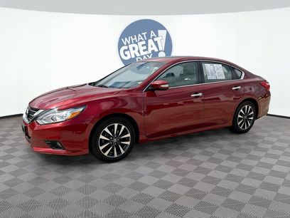 Used 2017 Nissan Altima 2.5 SL w/ Moonroof Package
