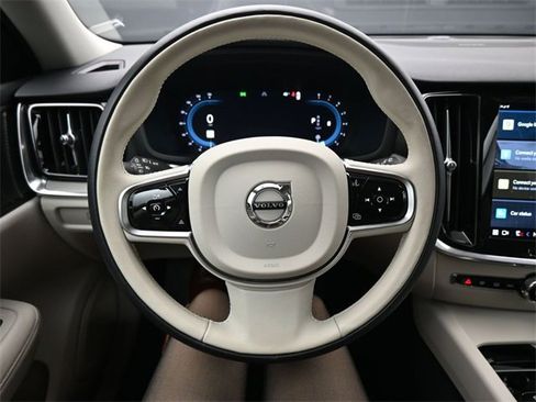 Used 2024 Volvo V60 B5 Cross Country Plus image 23