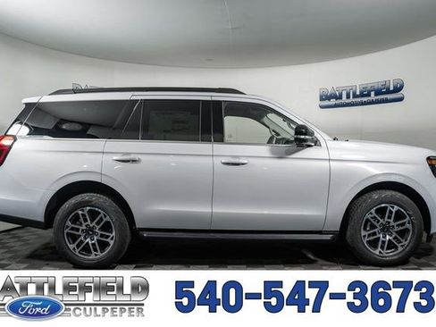 New 2026 Ford Expedition Active image 15