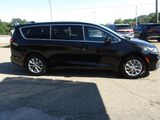 New 2025 Chrysler Pacifica Select image 4