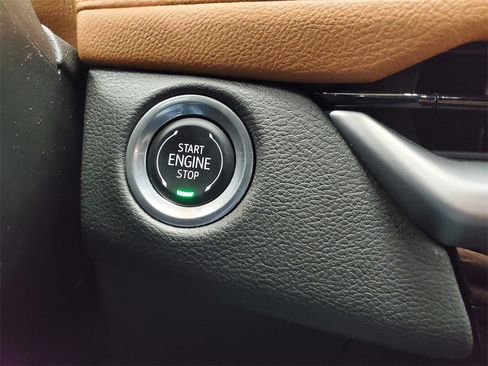 Used 2024 Cadillac XT4 Sport image 18