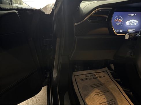 Used 2016 Tesla Model S 70 image 40