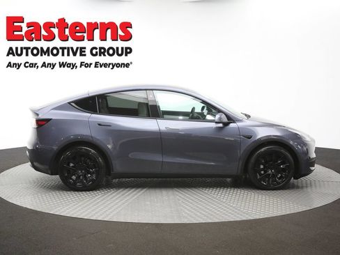 Used 2021 Tesla Model Y Long Range AWD/4WD image 39