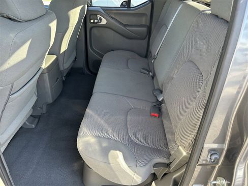 Certified 2020 Nissan Frontier SV w/ Midnight Edition Floor Mats image 14