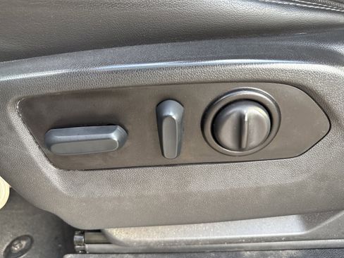 Used 2022 Chevrolet Silverado 3500 High Country image 40