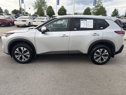 Used 2023 Nissan Rogue SV AWD/4WD image 4