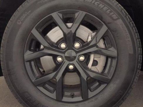 Used 2024 Jeep Grand Cherokee L Altitude image 7