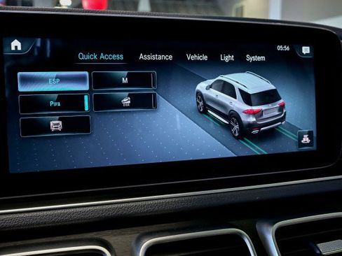 Used 2020 Mercedes-Benz GLE 350 4MATIC w/ Premium Package image 39