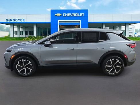 New 2026 Chevrolet Equinox EV LT image 9