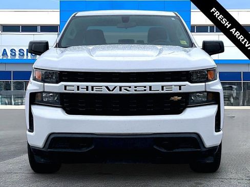 Used 2020 Chevrolet Silverado 1500 Custom image 2
