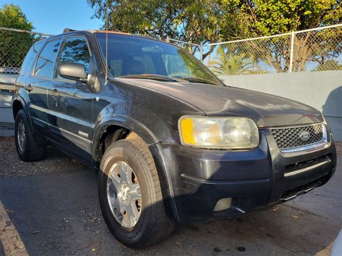 Used 2002 Ford Escape XLT image 2