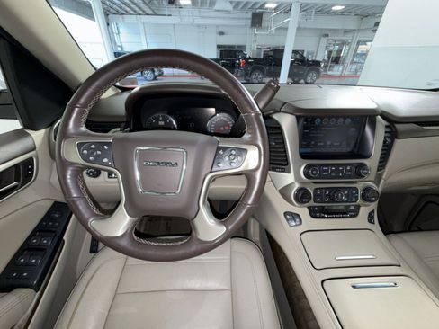 Used 2018 GMC Yukon Denali w/ Open Road Package AWD/4WD image 16
