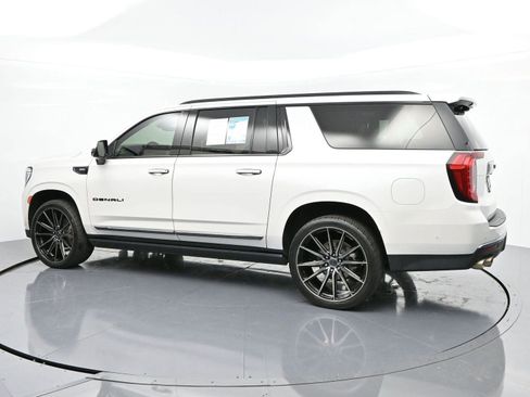 Used 2023 GMC Yukon XL Denali Ultimate image 5