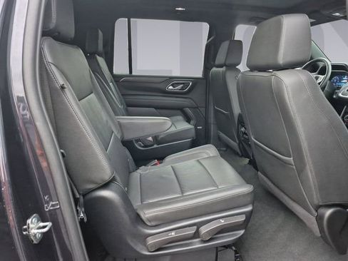 Used 2024 Chevrolet Suburban Z71 w/ Luxury Package AWD/4WD image 18