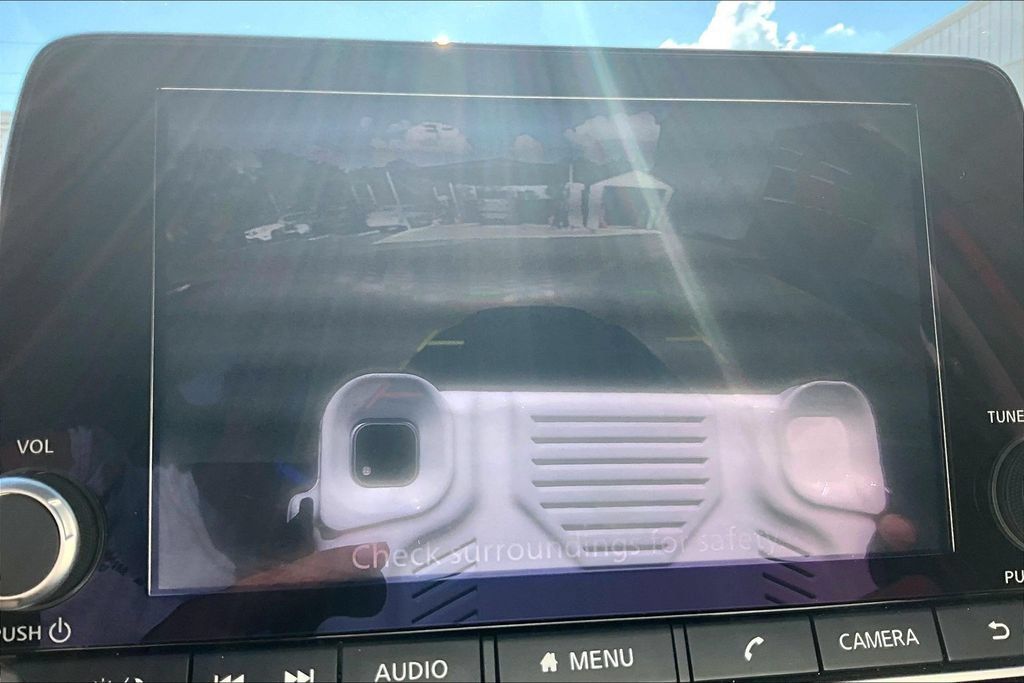 Used 2025 Nissan Rogue SV FWD image 13
