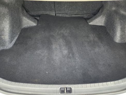 Used 2019 Toyota Corolla LE image 32