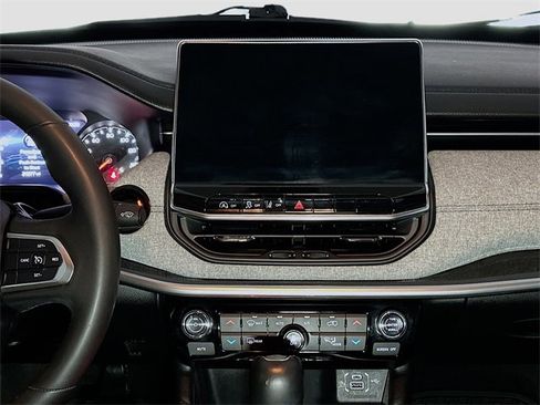 Used 2023 Jeep Compass Latitude w/ Convenience Group image 12