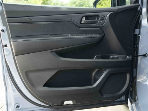 Used 2025 Honda Odyssey Sport-L image 37