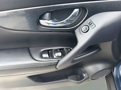Used 2015 Nissan Rogue SL FWD image 26