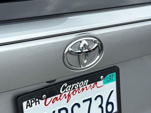 Used 2023 Toyota RAV4 XLE AWD/4WD image 8