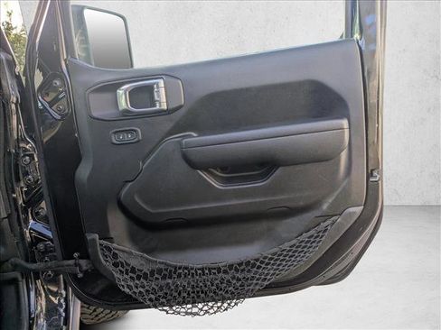 Used 2023 Jeep Wrangler Unlimited Rubicon w/ Cold Weather Group image 27